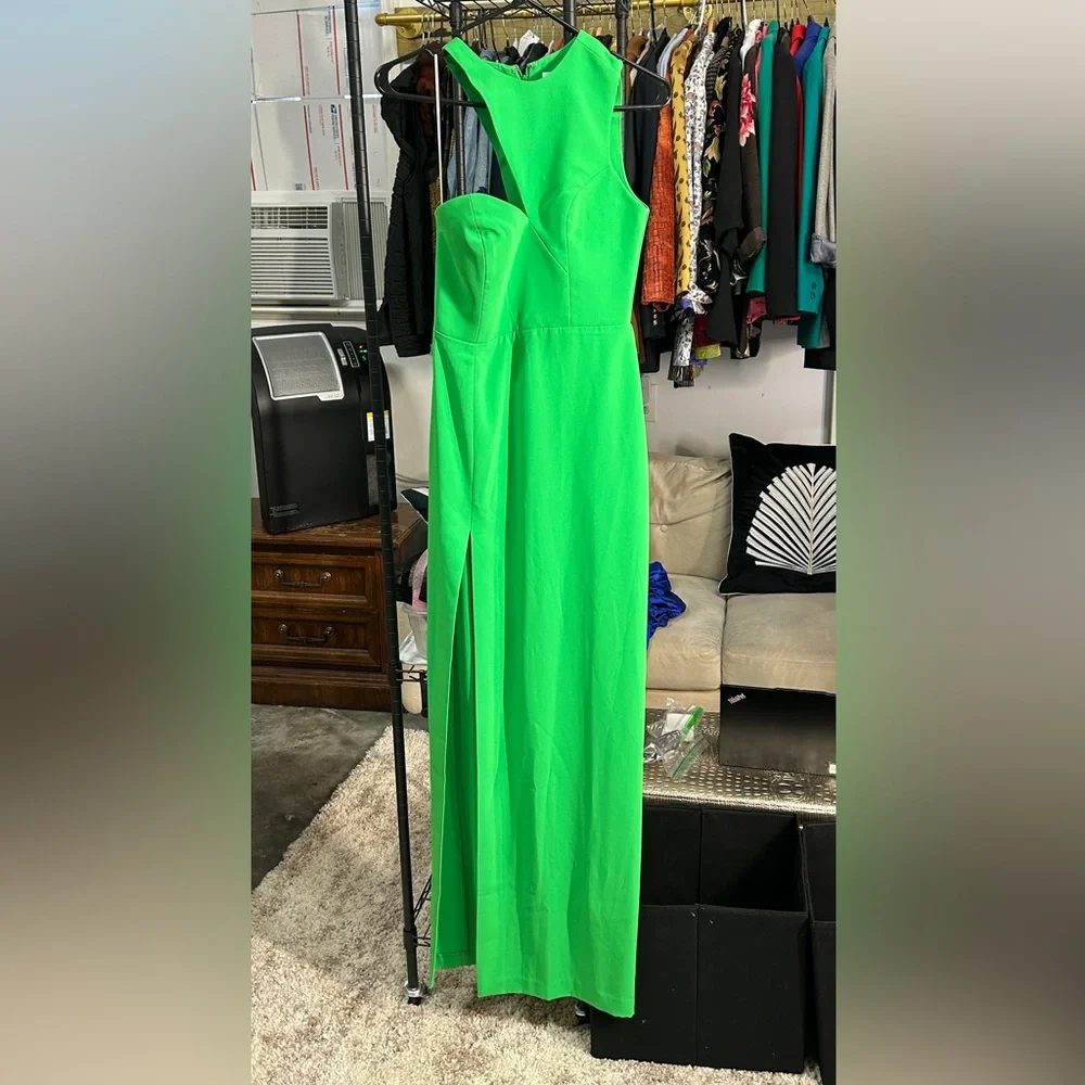 Amanda Uprichard | Revolve Gilda One-Shoulder Green Evening Gown with Thigh Slit - Picture 4 of 10